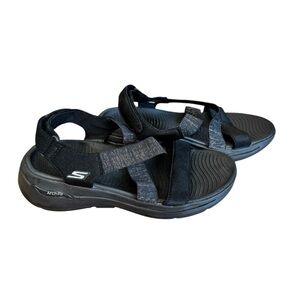 Skechers Women's GO WALK Arch Fit Astonish Sandals Black Size 8